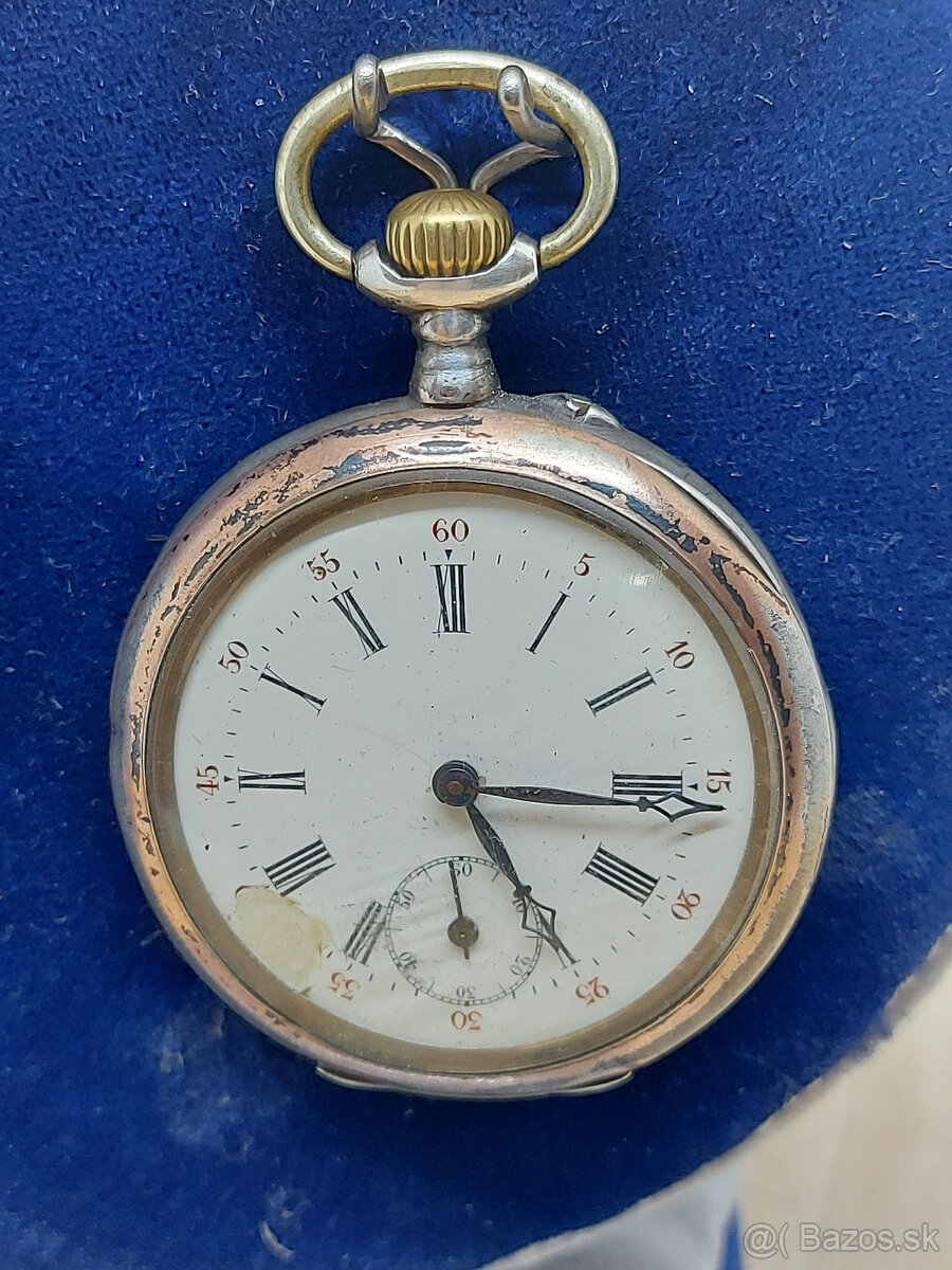 Predám funkčné strieborné hodinky Remontoir gravirované - 2