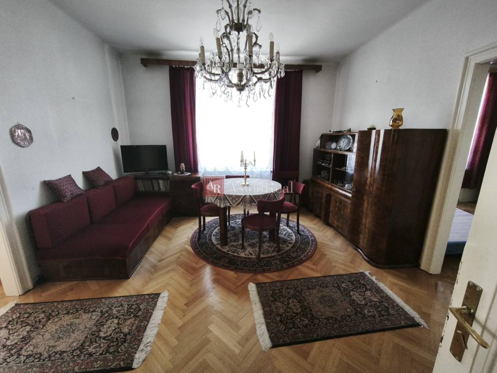 JEDINEČNÝ DOM s pozemkom v Banskej Bystrici, mestská časť U - 2