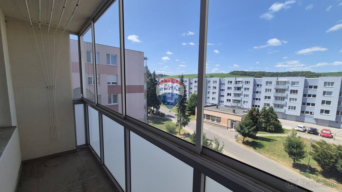 Garsónka 30 m2 v centre Brezová pod Bradlom - 2