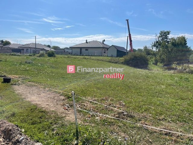 DVA stav. pozemky v Petrovanoch - IS všetky (F512-14-ANM) - 2