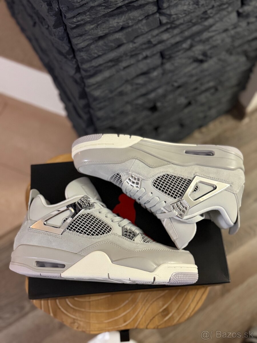 Jordan 4 Frozen Moments - 2