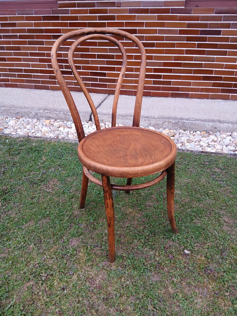 Predam stolicku Thonet - 2