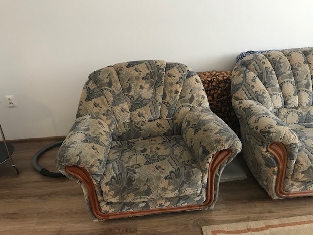 Predám sedačku + 1 kreslo - 2