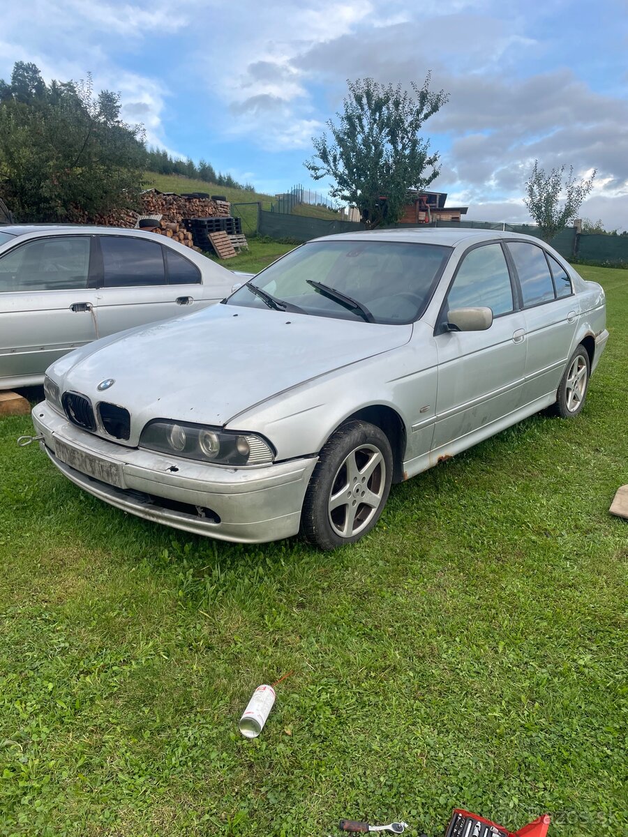 Rozpredám e39 530d - 2
