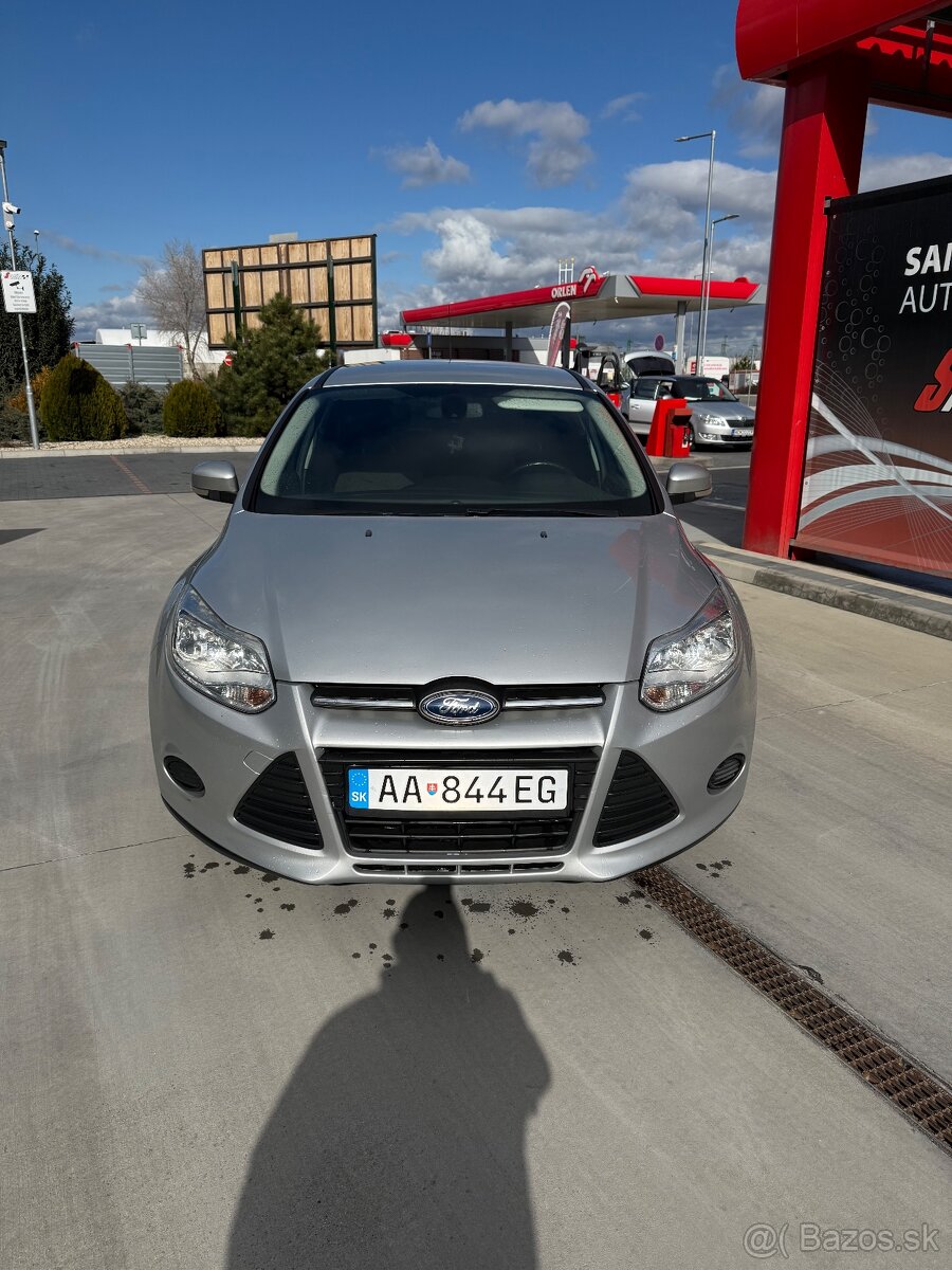 Predam Ford focus 1.0 ecobost 74kw benzín - 2