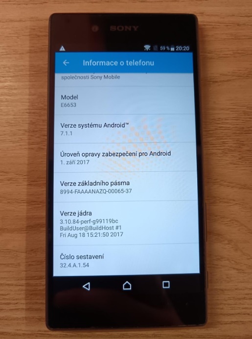 Sony Xperia Z5 - 2