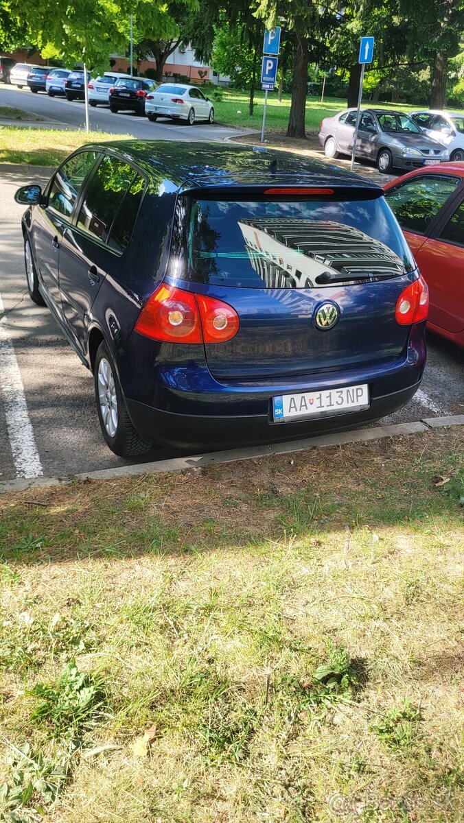 Volkswagen Golf 5, Benzín 1.6 - 2
