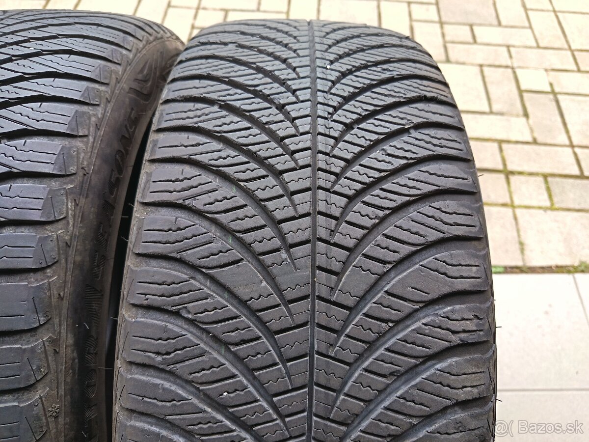 celoročne pneu Goodyear 225/45 R19 - 2