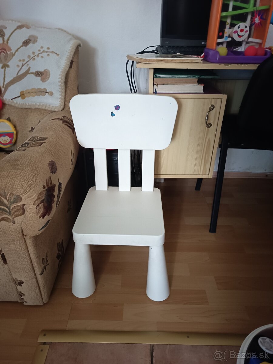 Predám detský plastový stol - 2