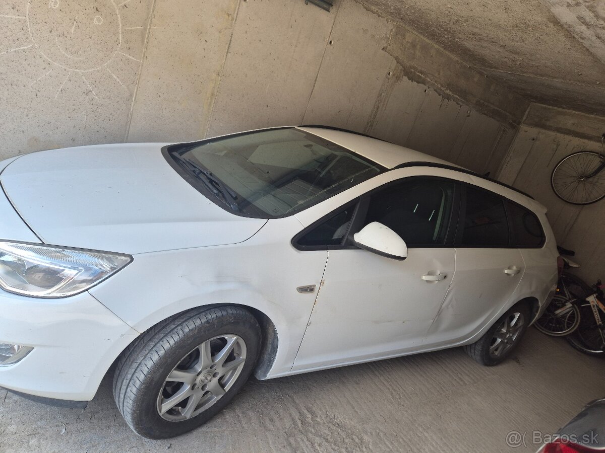 Predam Opel Astra - 2