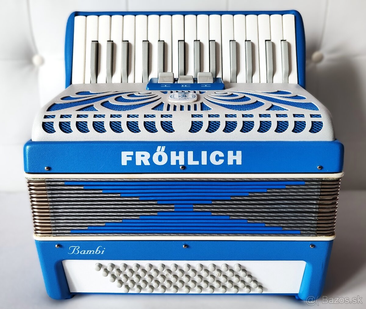 Predam akordeon Fröhlich Bambi 60 bas. - 2