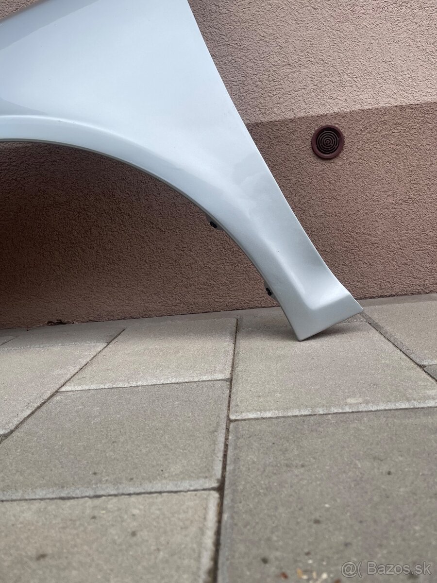 Predny blatnik Škoda Octavia 2 facelift 2010 - 2