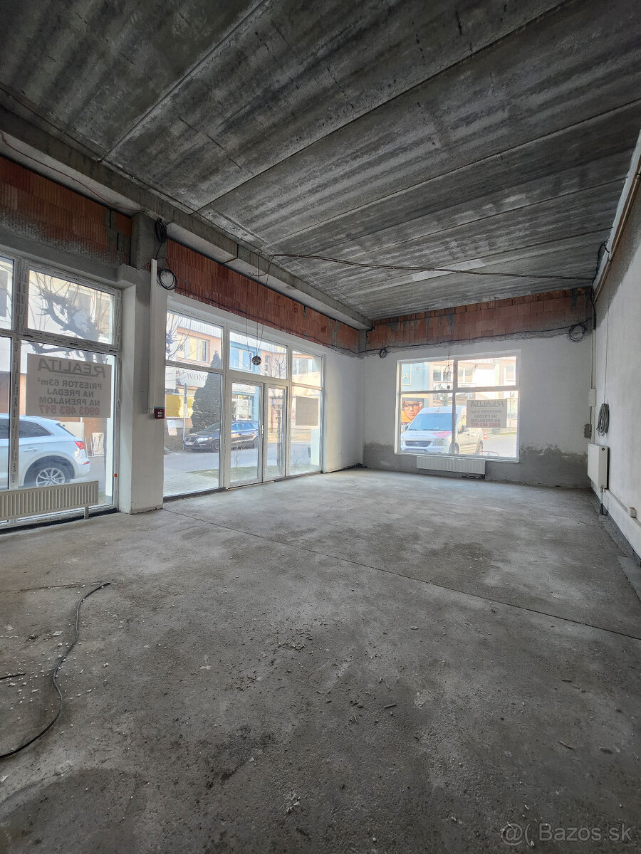 NOVÝ OBCHODNÝ PRIESTOR POLYGÓN S VÝKLADMI, prízemie, 63m2 - 2