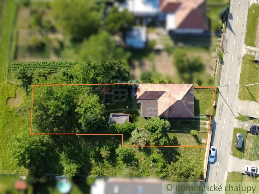 Dom v krásnej obci Podhorany s lesným prostredím, pozemok - 2