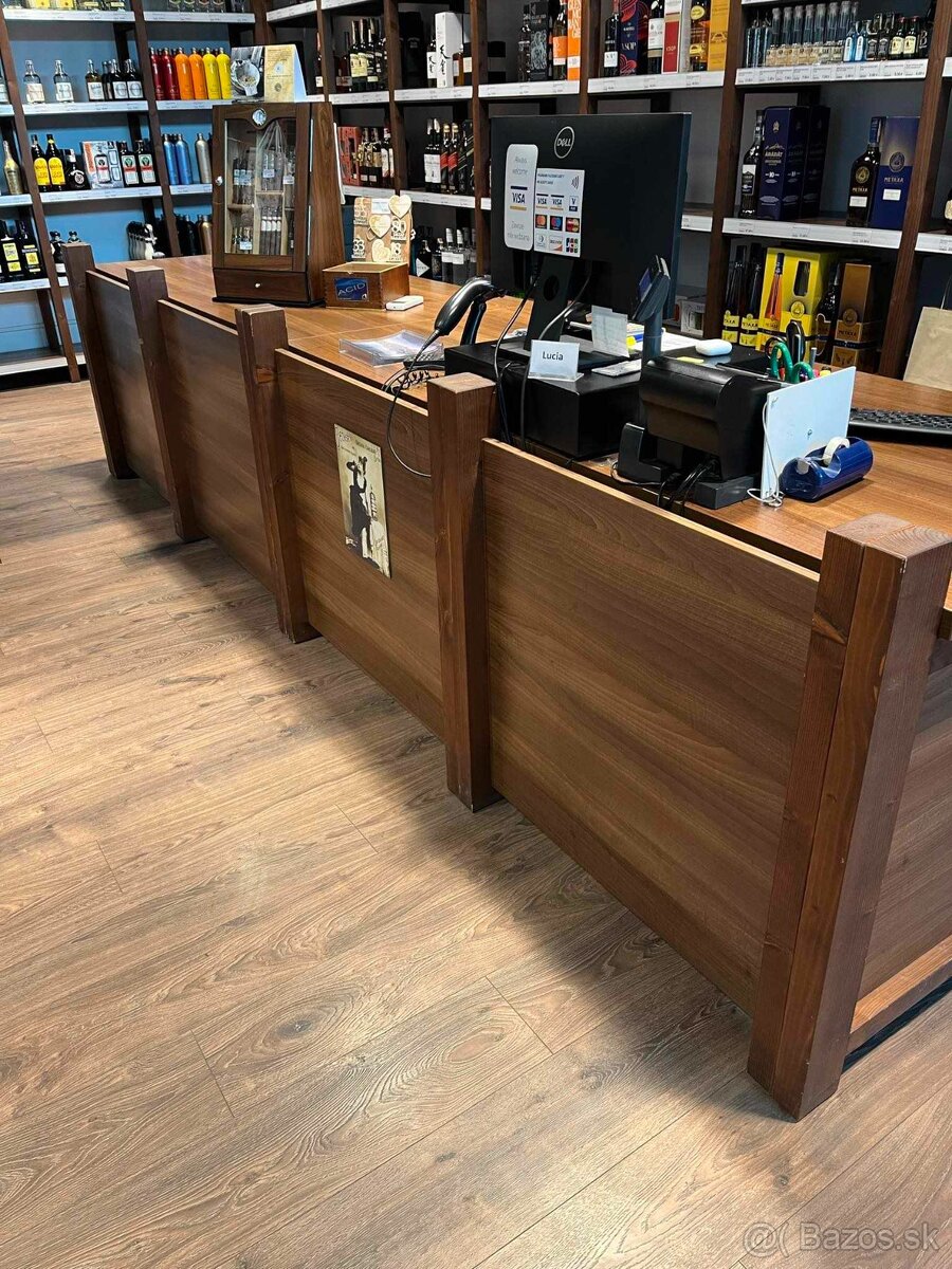 Predajný drevený pult - 2