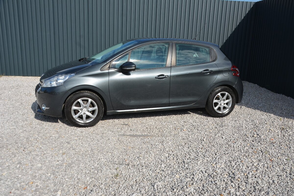 Peugeot 208 1.40 HDi Allure 1.Majitel, Slovák, Servisná knih - 2