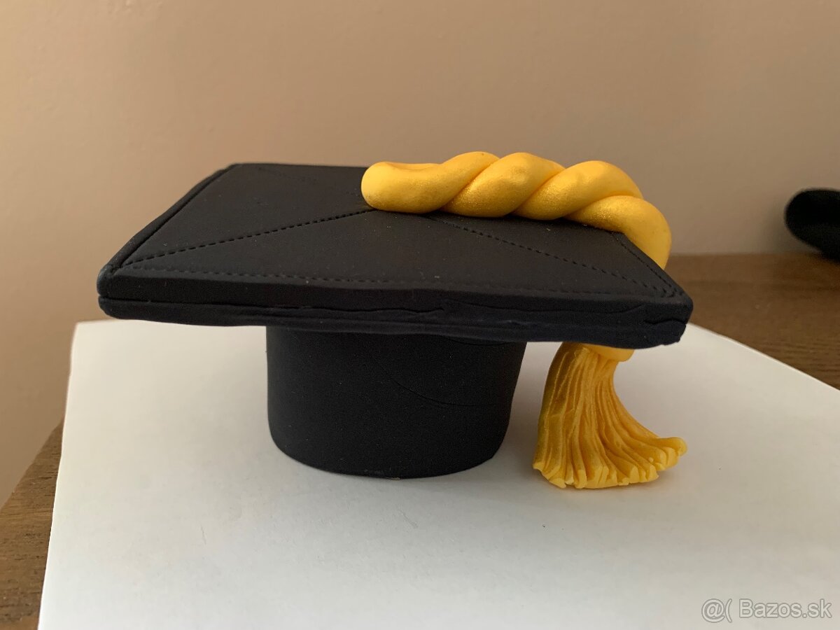 Ozdoba na tortu k promociam (marcipan) - 2