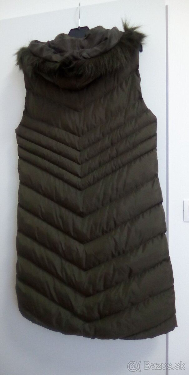 Pekná dámska teplá vesta - 2