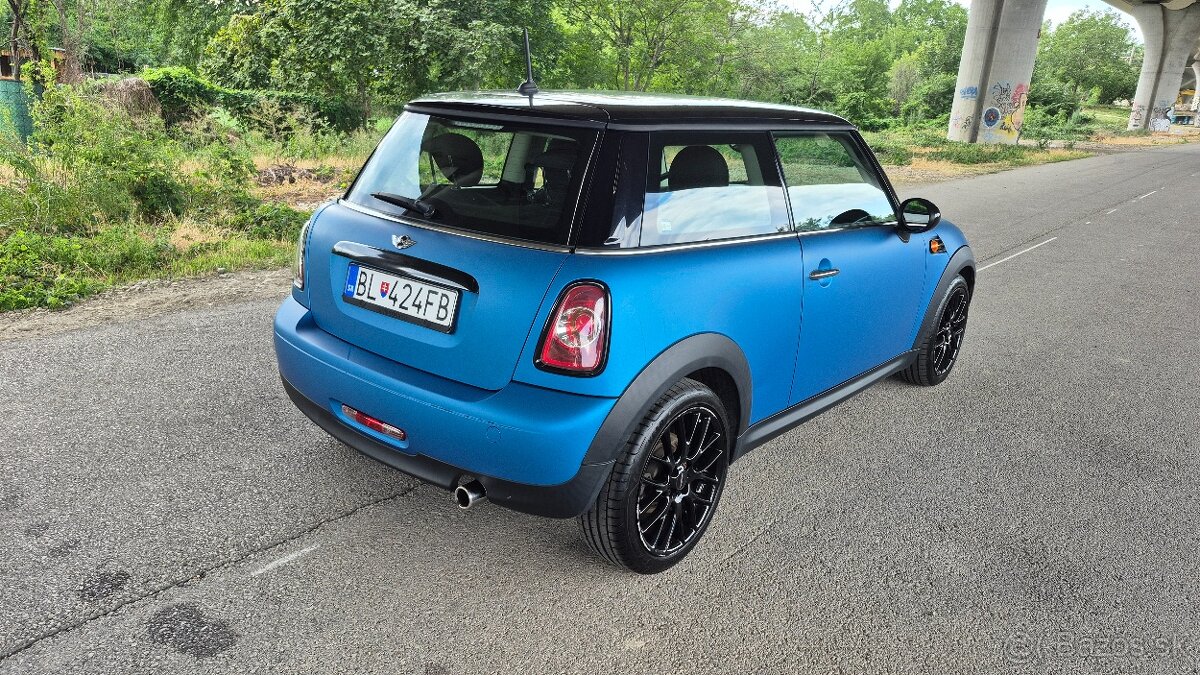 Mini Cooper 1.6 i 90kw M6 mozna vymena - 2
