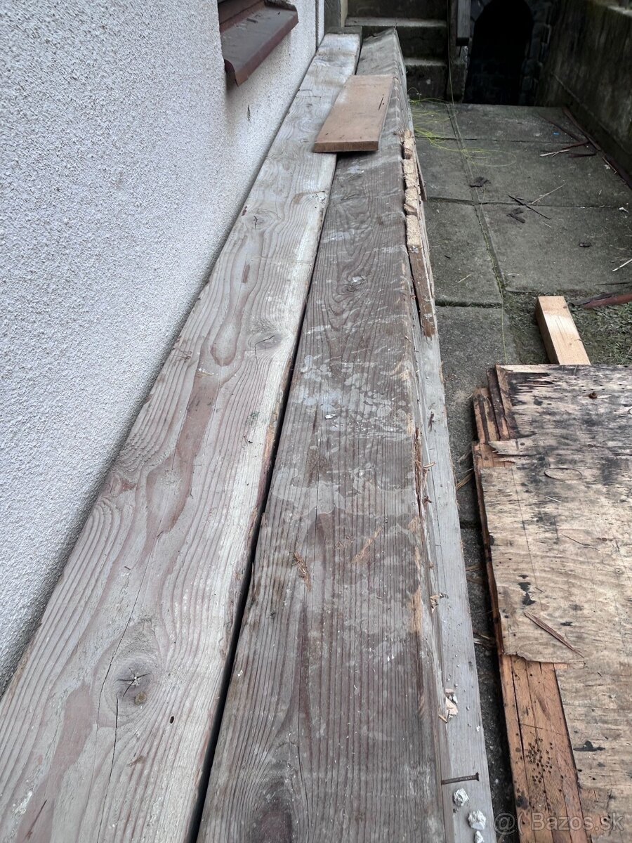 Drevený domček + masívne hranoly na predaj - 2