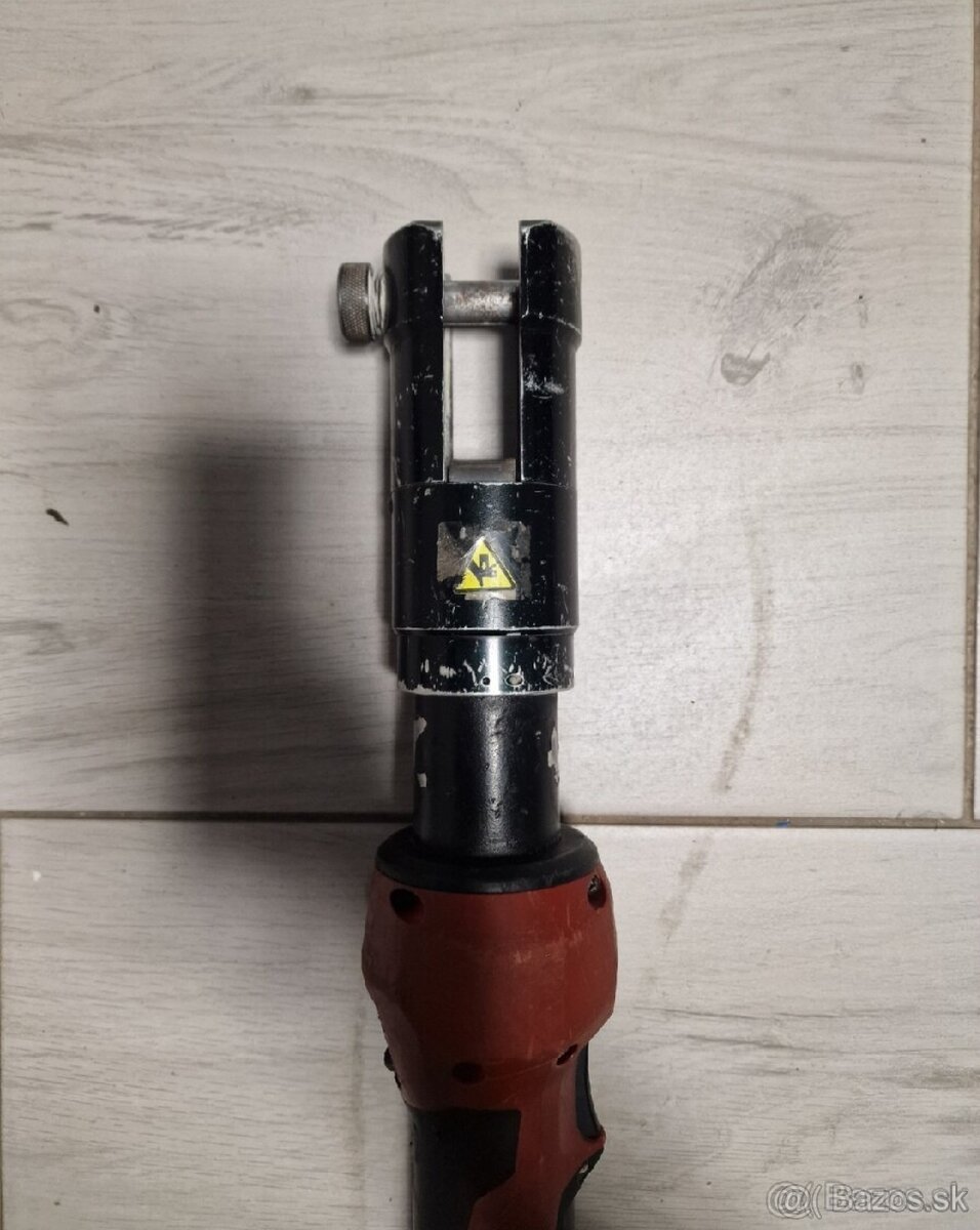 Lisovacie kliešte Hilti NPR 32-A - 2