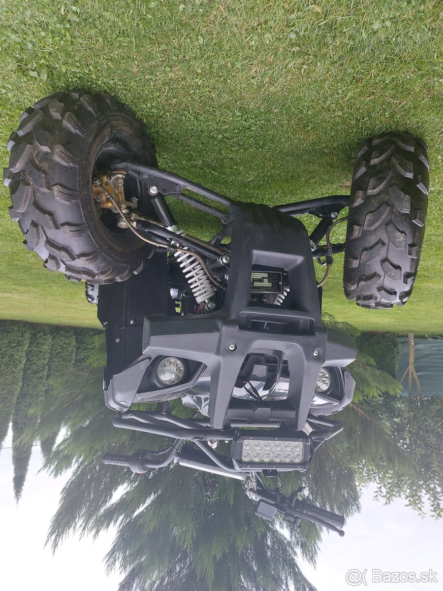 Predám detskú motorovú štvorkolku Hummer