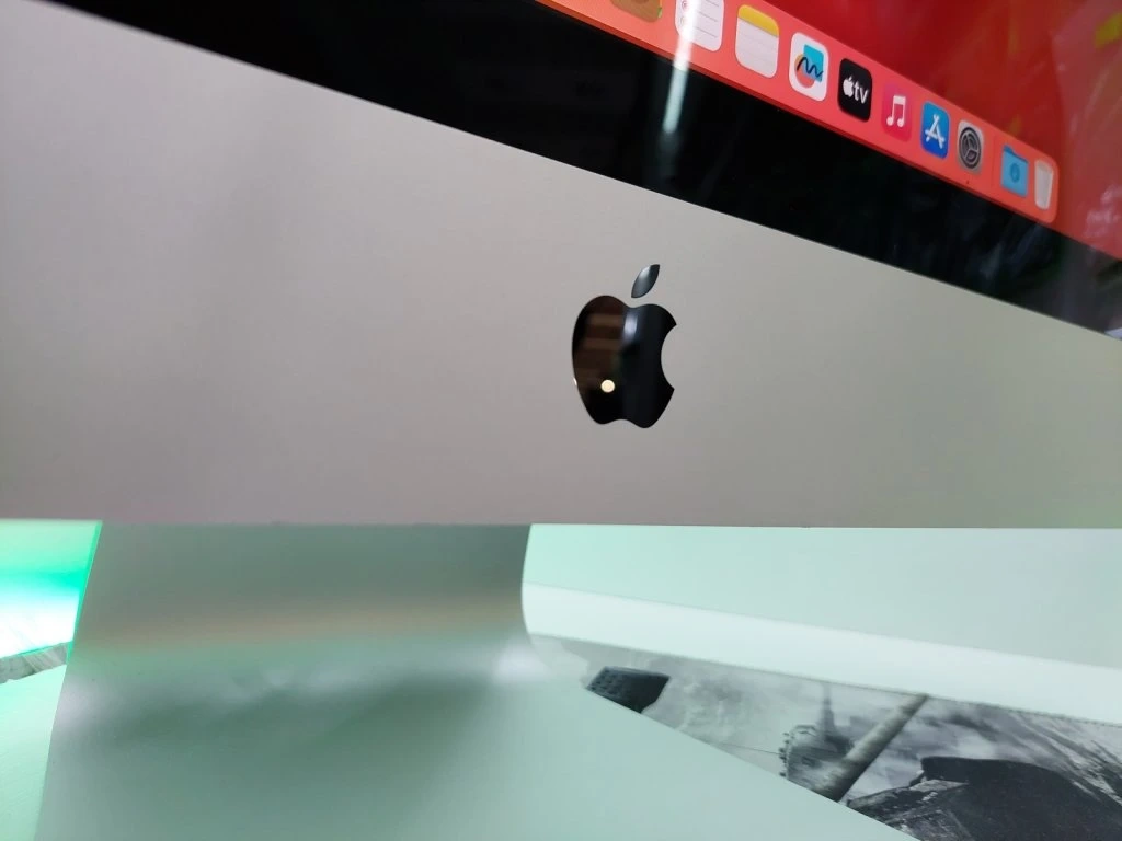 🍏 Apple iMac 21.5" Retina 4K/i5/8GB/Mid2017 iOS alebo Win11 - 2