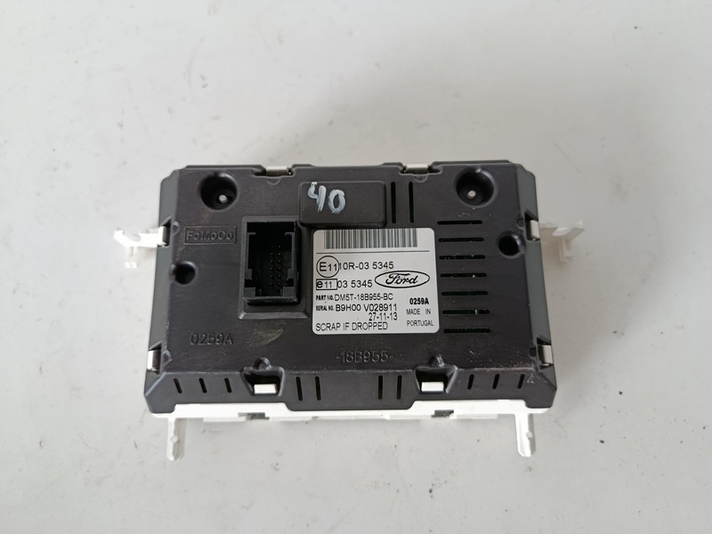 displej ford fiesta 10r035345 40€ - 2