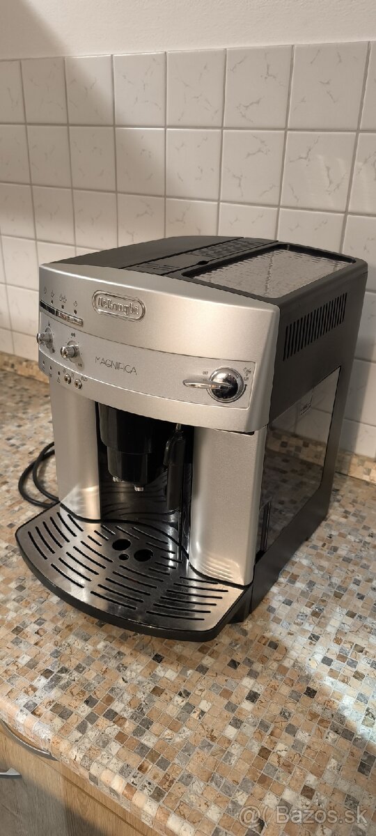 DeLonghi Magnifica - 2