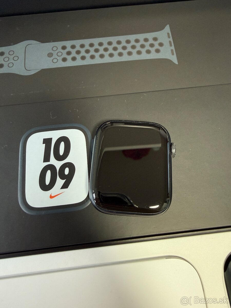 Apple Watch 7 45mm Midnight Aluminum - 2