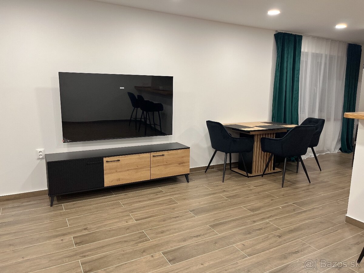 Na prenájom zrekonštruovaná časť RD - 2