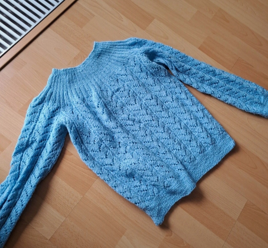 Teplí úpletový svetrík XS - 2