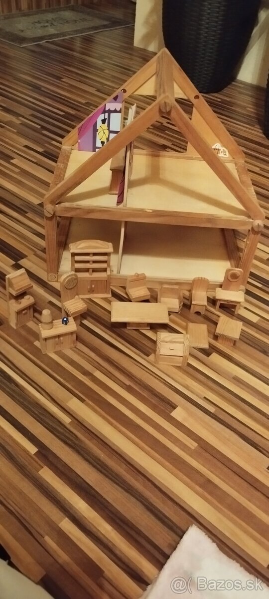 Drevený domček pre bábiky - 2