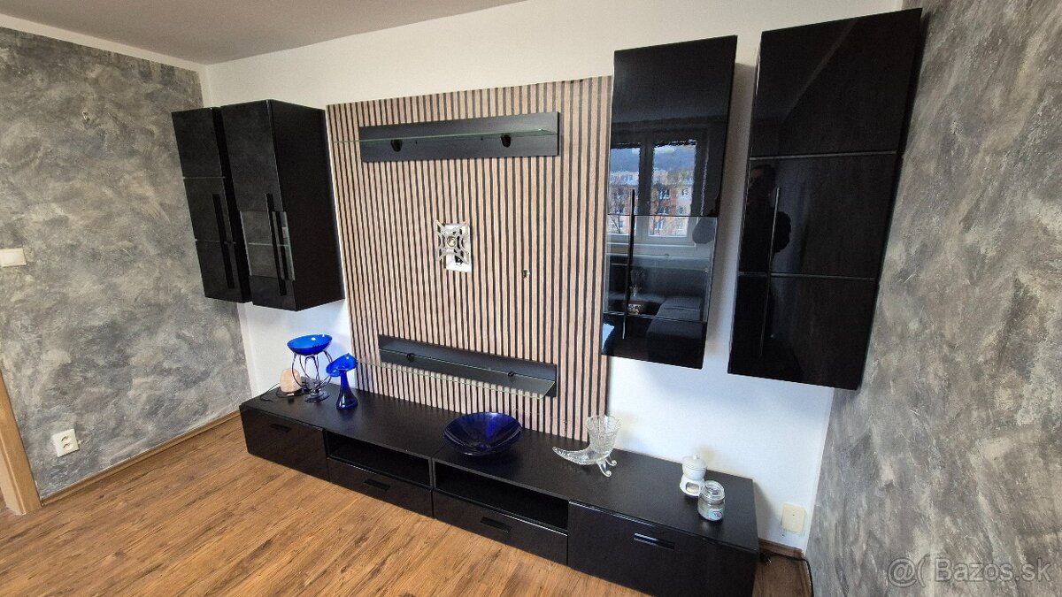 ☀️Obývacia stena lesklej čiernej farby ☀️ - 2