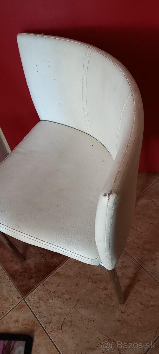 biela rohová stolička - 2