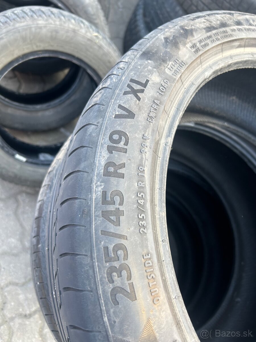 235/45r19 - 2