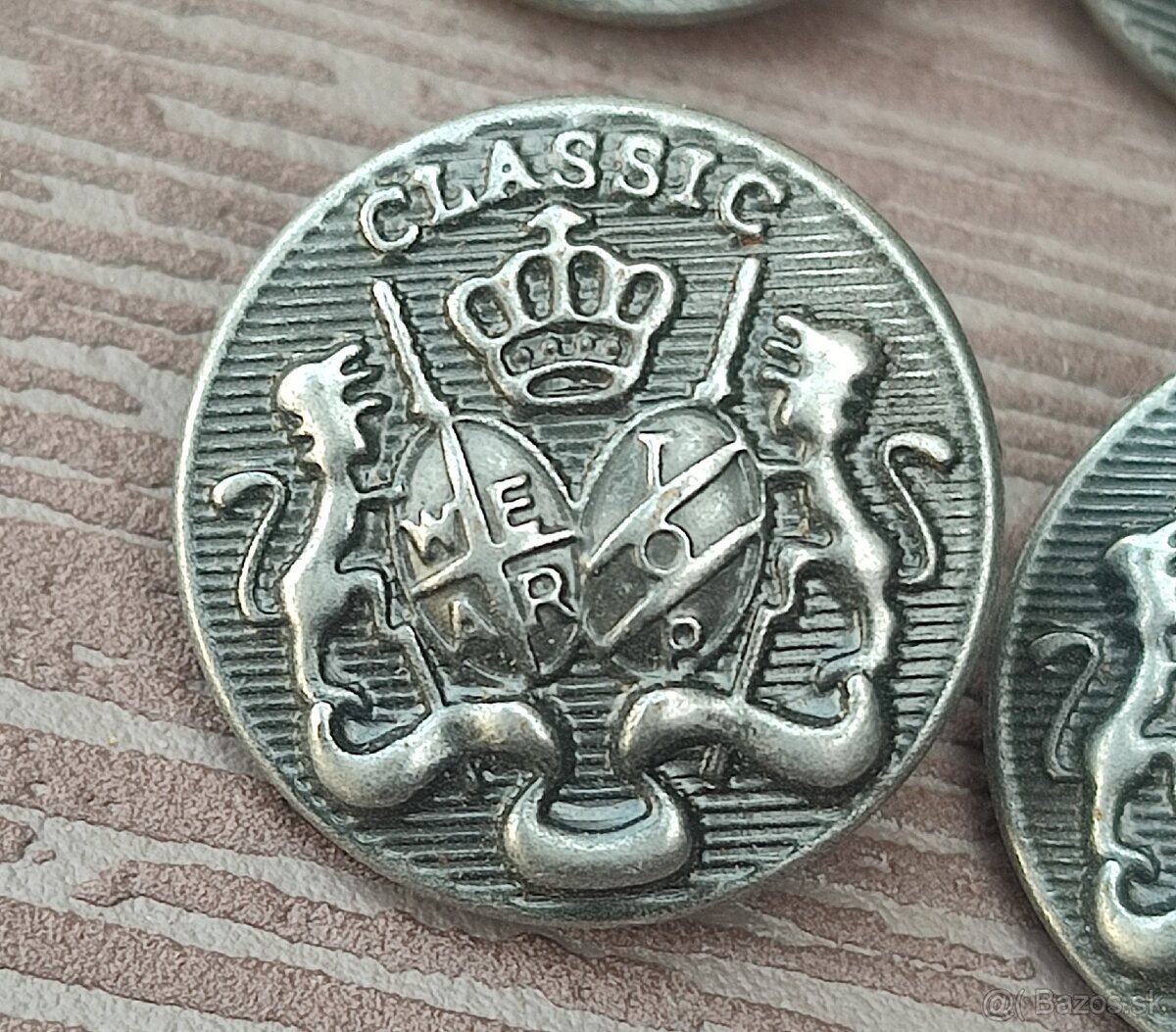 Gombíky 25€ spolu - 2