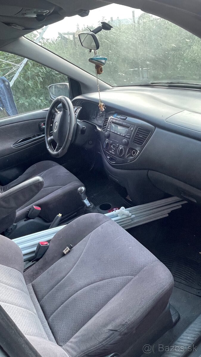 Rozpredam Mazda mpv 2.0 diesel - 2