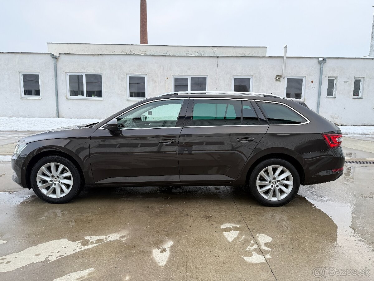 Skoda Superb Combi 2.0 TDI Style DSG - 2