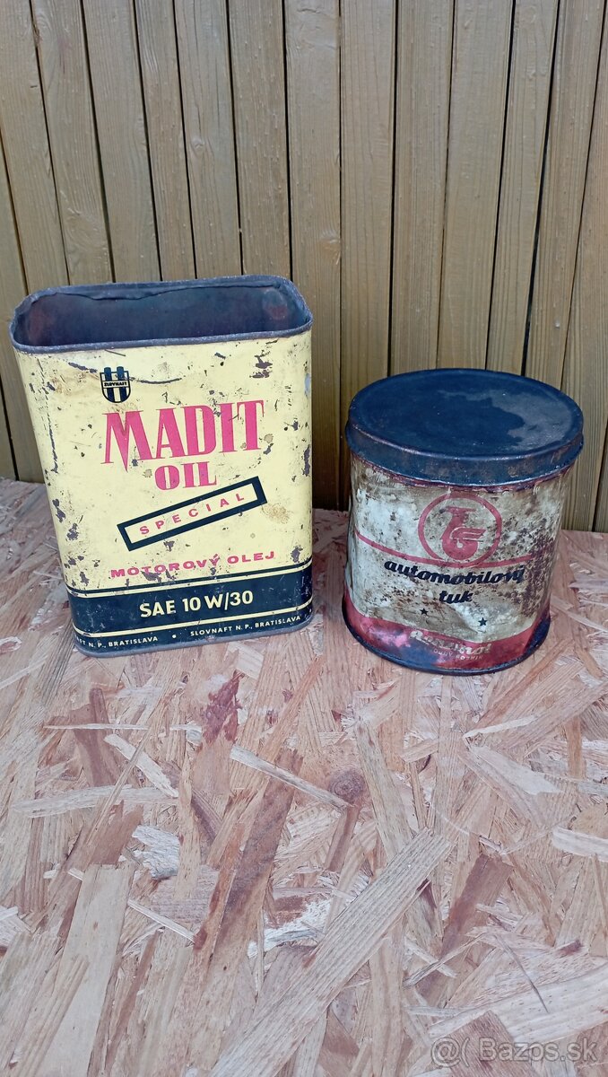 Staré plechovky od oleja... - 2