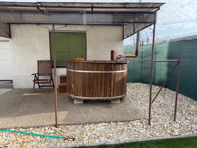 Predám kúpaciu kaďu pre 4-5 osôb - 2