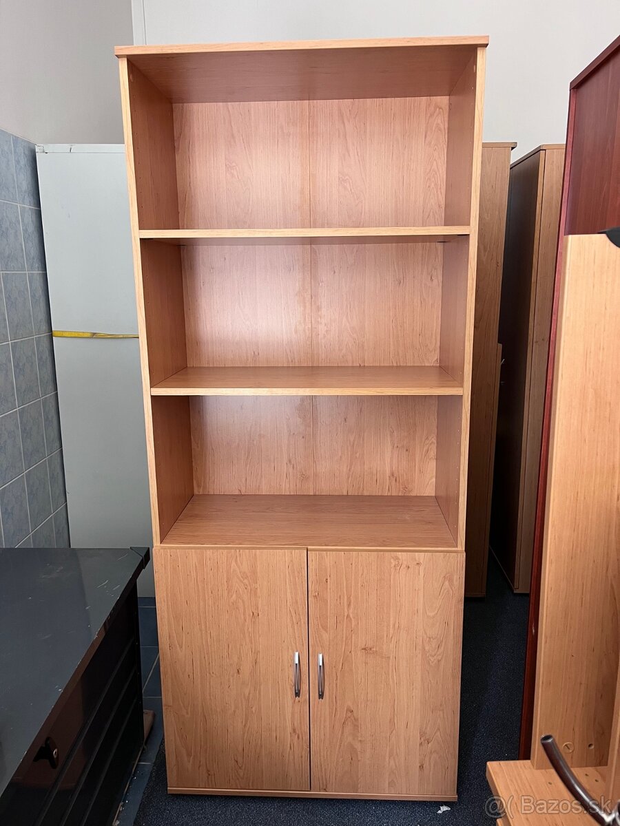 Drevená policová skriňa - 2