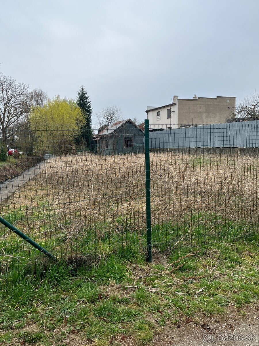 Rovinatý stavebný pozemok - Šaca - 2