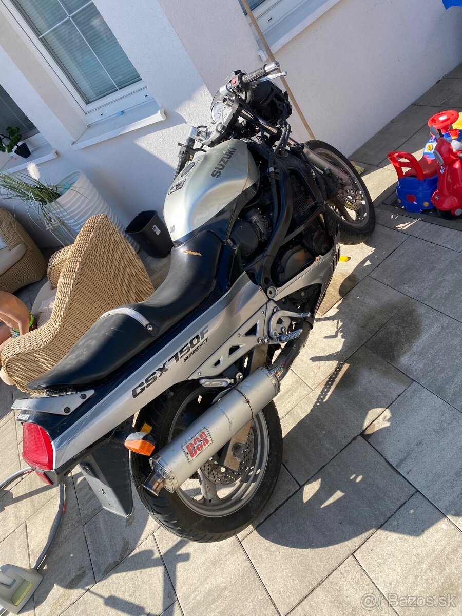 Suzuki gsx 750f katana Slingshot - 2
