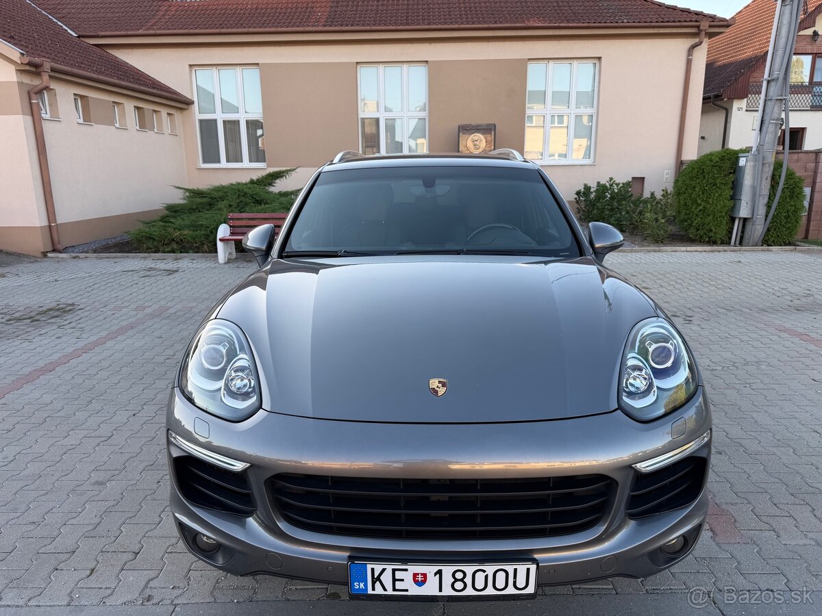 Porsche Cayenne - 2
