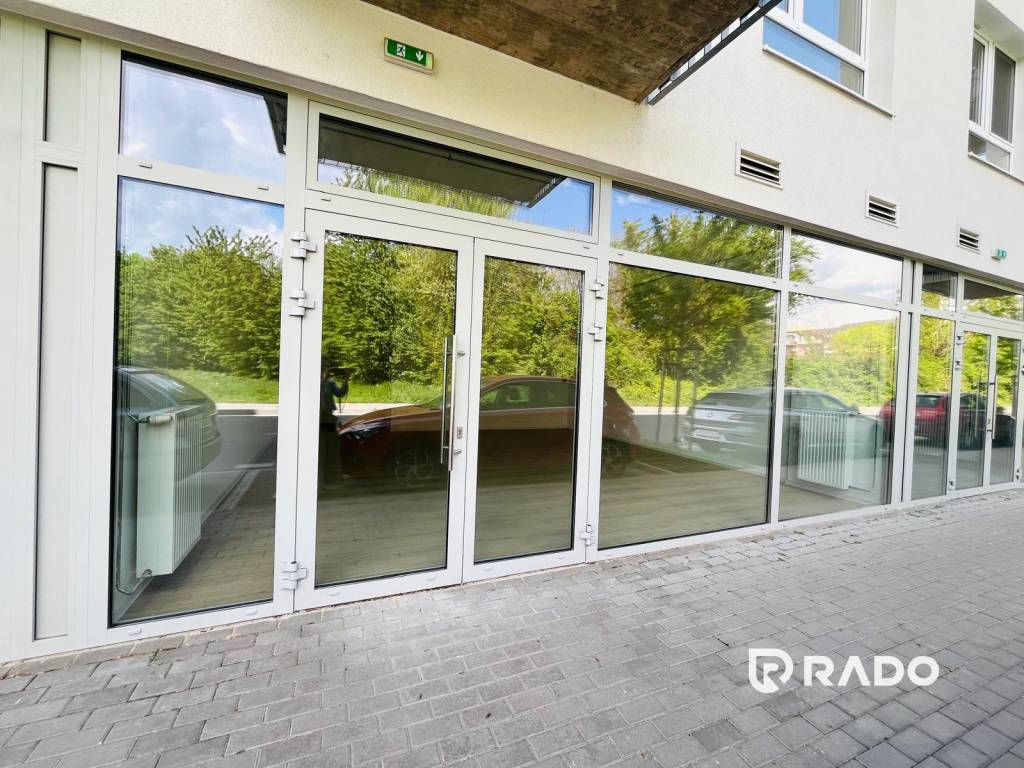 RADO | Nové obchodné priestory s parkovacím státím | 57m2 |  - 2