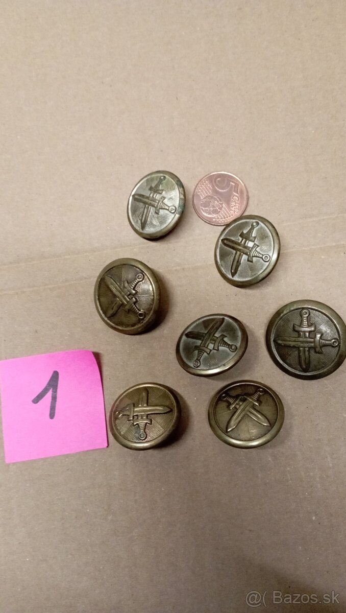 Staré vojenské gombíky... - 2