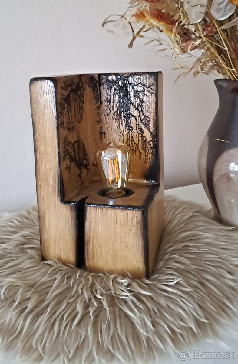 Drevená rustikálna lampa - 2