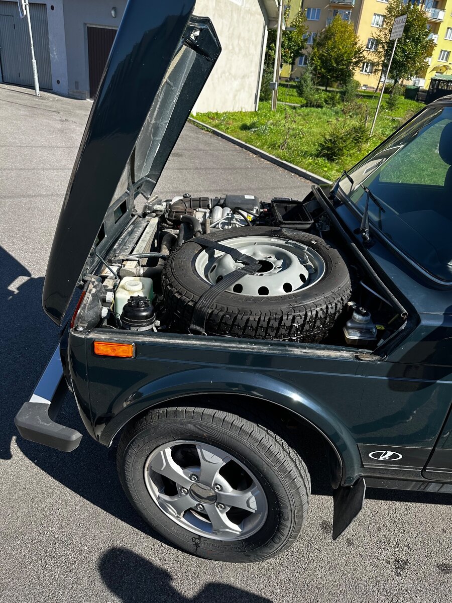 LADA Niva len 9,700km - 2