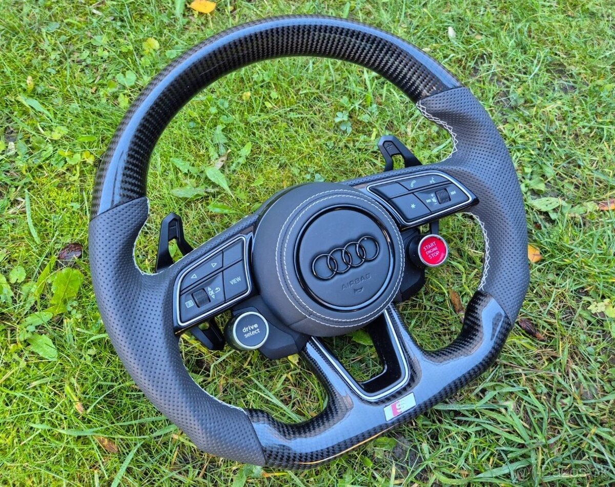 AUDI R8 VOLANT SPORTOVY START/STOP - DRIVE SELECT - 2